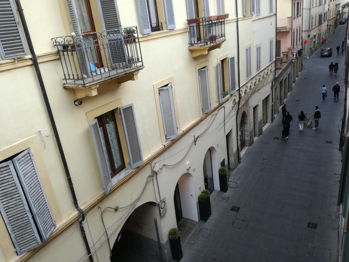 Residenza Mazzini Foligno Exteriör bild